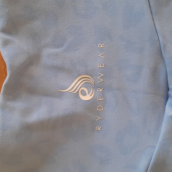 Workout shorts - Picture 2 of 2